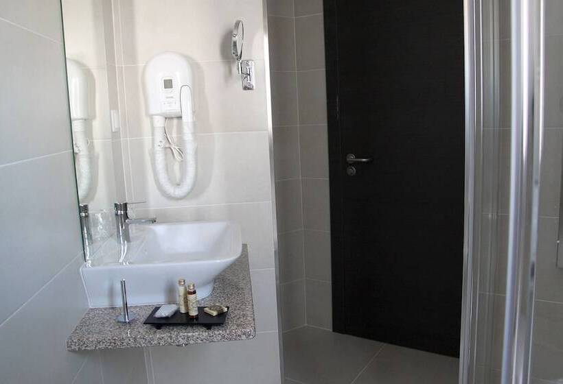 اتاق استاندارد, Jose Regio