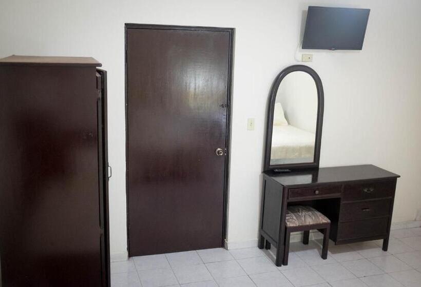 스탠다드 룸, Latino