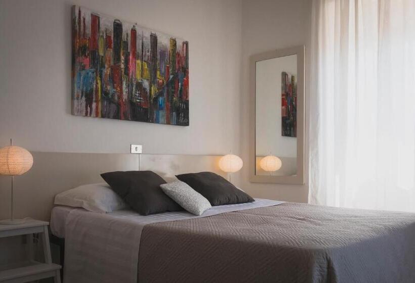 バルコニー付きスタンダードルーム, Minturnae