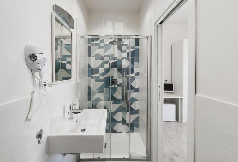 ベーシックルーム, Minturnae