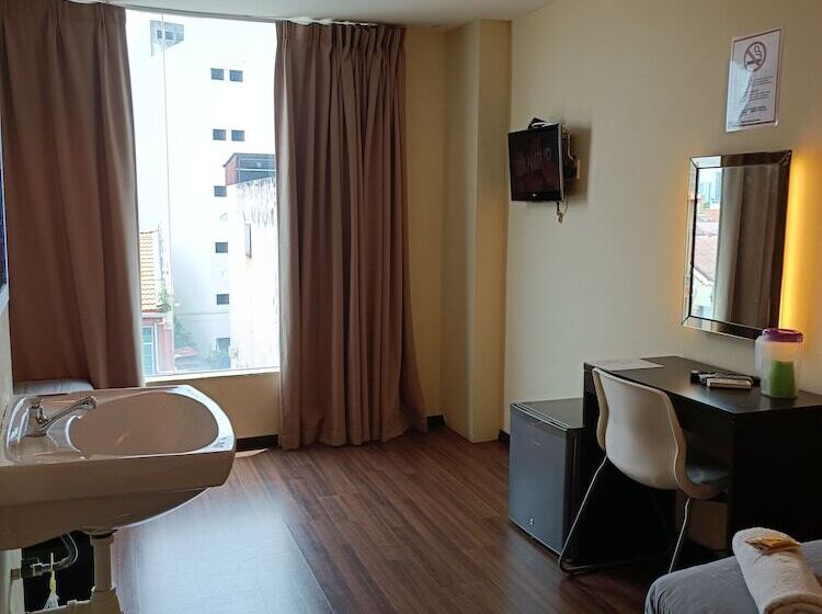 חדר סטנדרט לשלושה, So