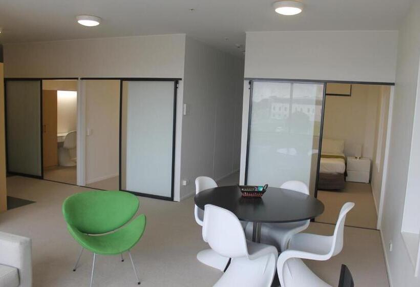 דירת 4 חדרים, Mcentral Apartments Manukau
