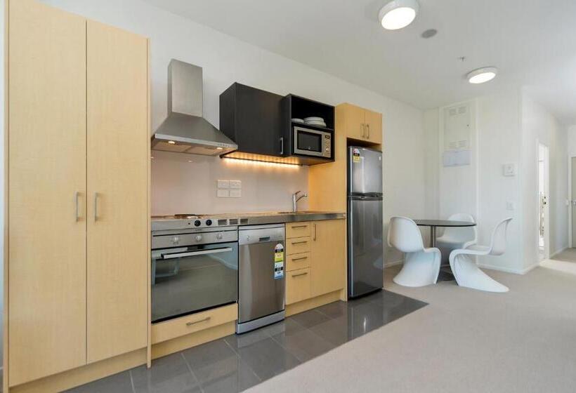 דירת 4 חדרים, Mcentral Apartments Manukau