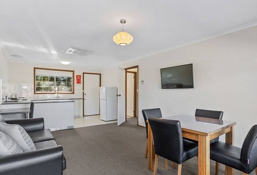 带1个卧室的别墅, Riverfront Motel & Villas