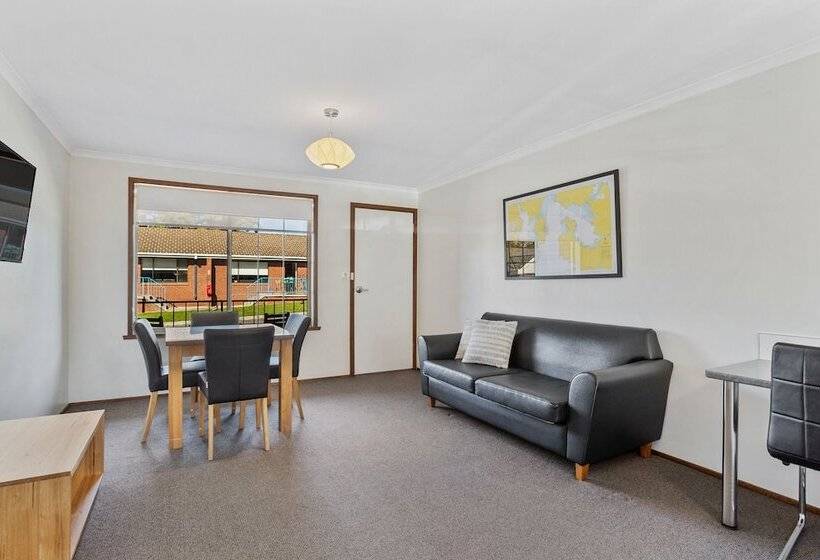 带1个卧室的别墅, Riverfront Motel & Villas