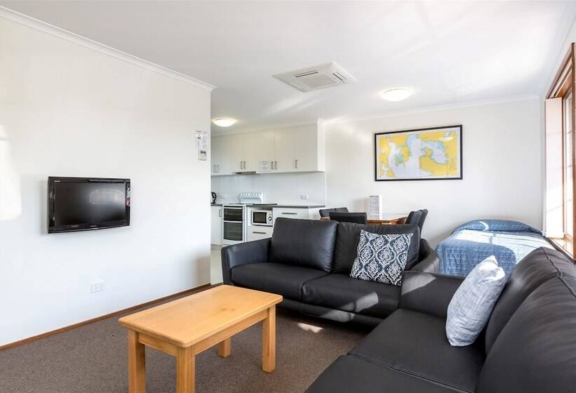 带2个卧室的别墅, Riverfront Motel & Villas