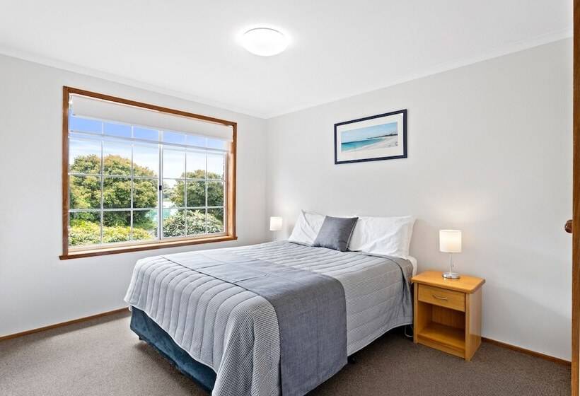 带2个卧室的别墅, Riverfront Motel & Villas