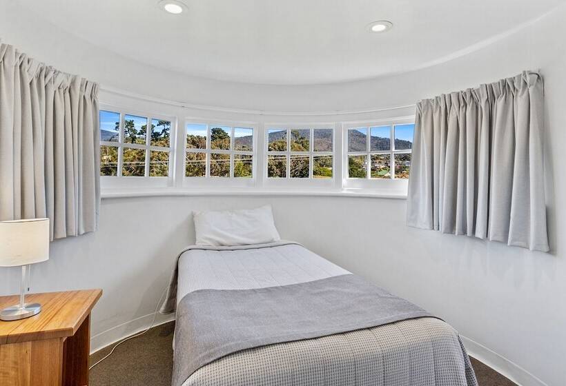 3间卧室的房子, Riverfront Motel & Villas