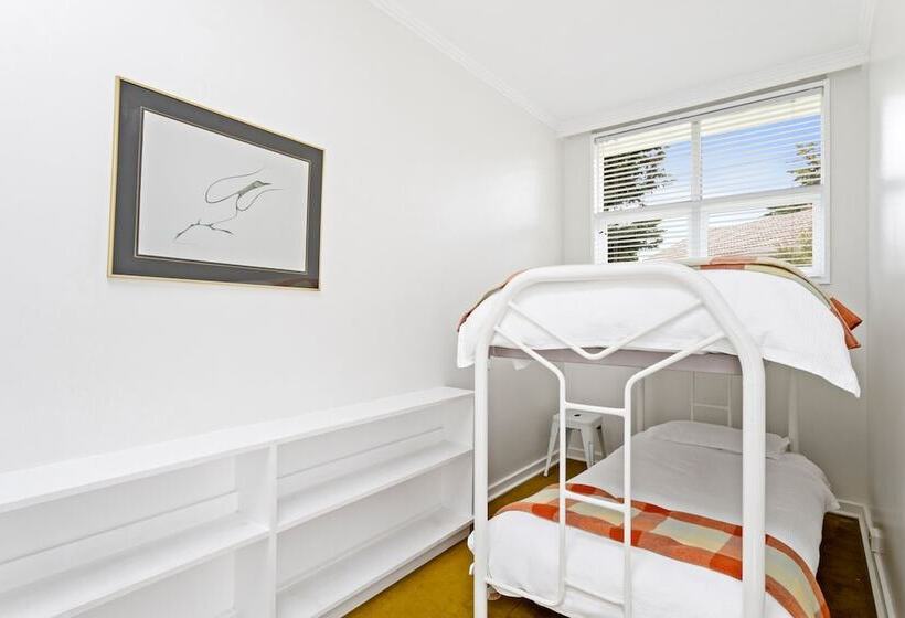 4间卧室的房子, Riverfront Motel & Villas