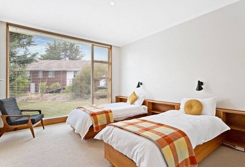 4间卧室的房子, Riverfront Motel & Villas