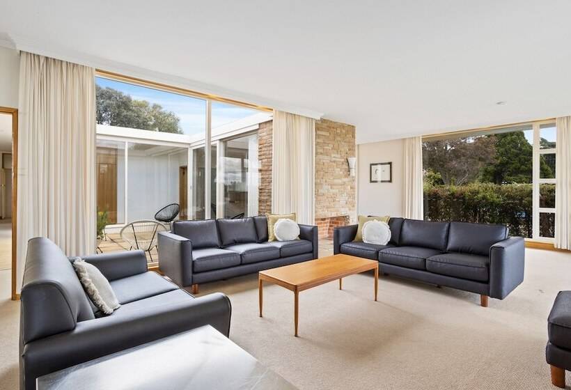 4间卧室的房子, Riverfront Motel & Villas