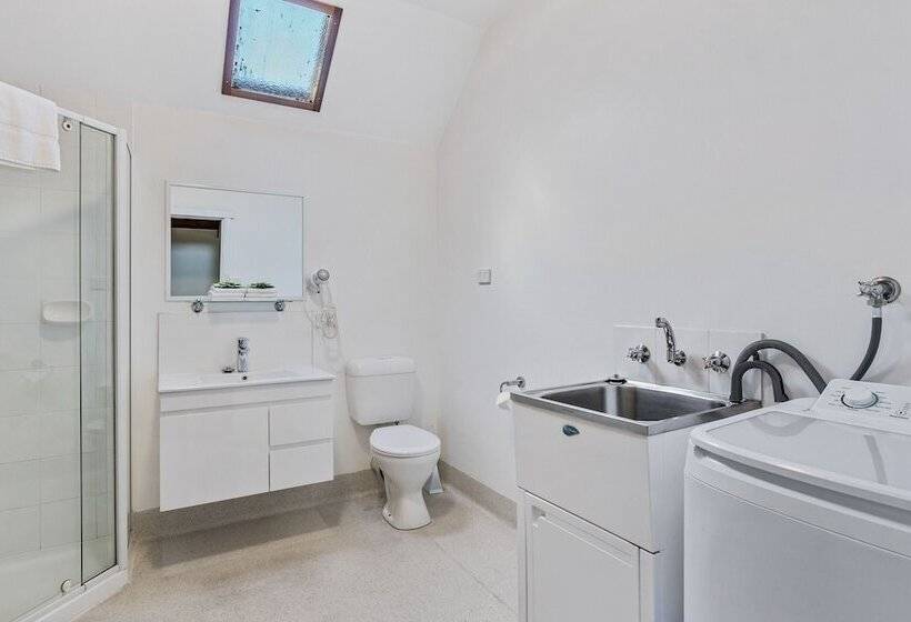 3间卧室的房子, Riverfront Motel & Villas