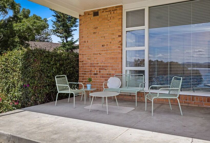 4间卧室的房子, Riverfront Motel & Villas