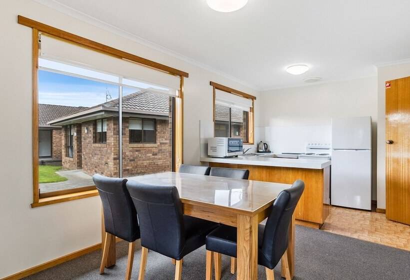 带2个卧室的别墅, Riverfront Motel & Villas