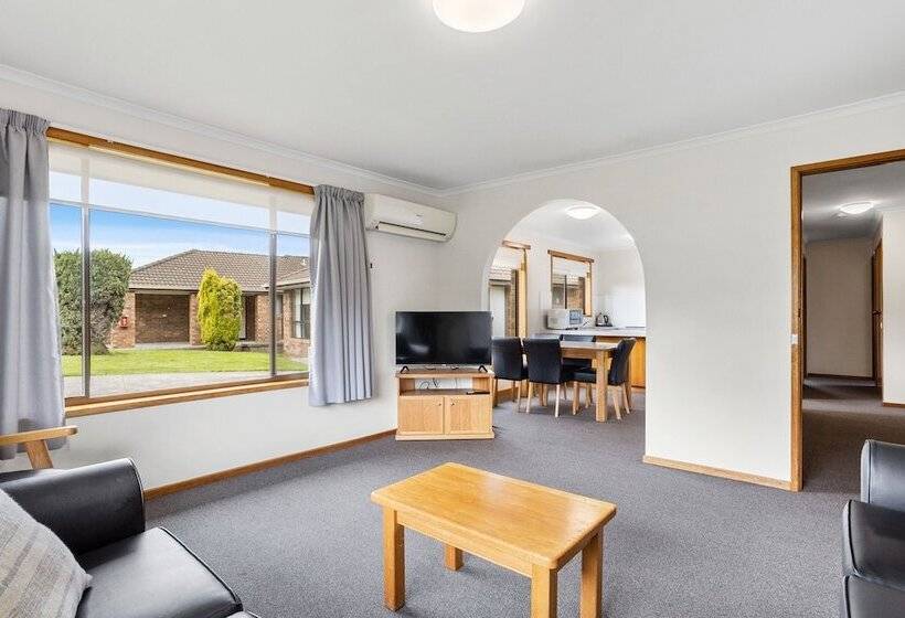 带2个卧室的别墅, Riverfront Motel & Villas