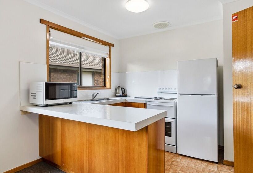 带2个卧室的别墅, Riverfront Motel & Villas