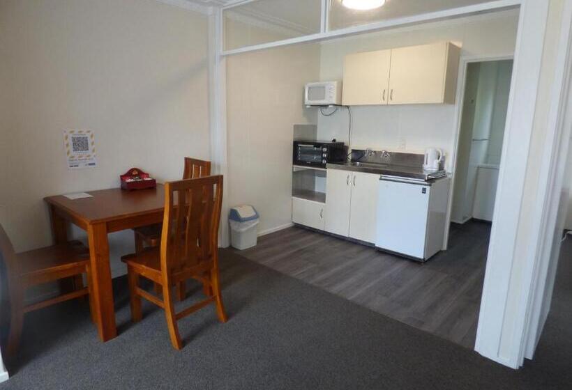 家庭公寓, Sahara Motels