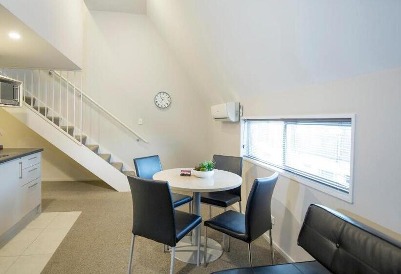 דירת שני חדרים, Vita Nova Motel