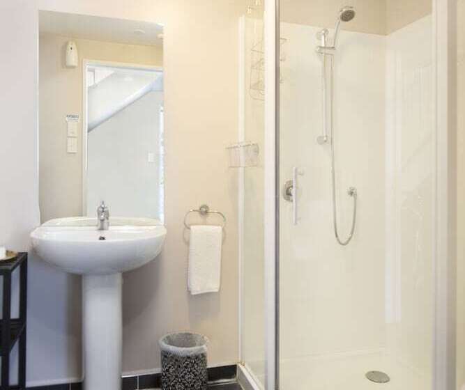 דירת שני חדרים, Vita Nova Motel