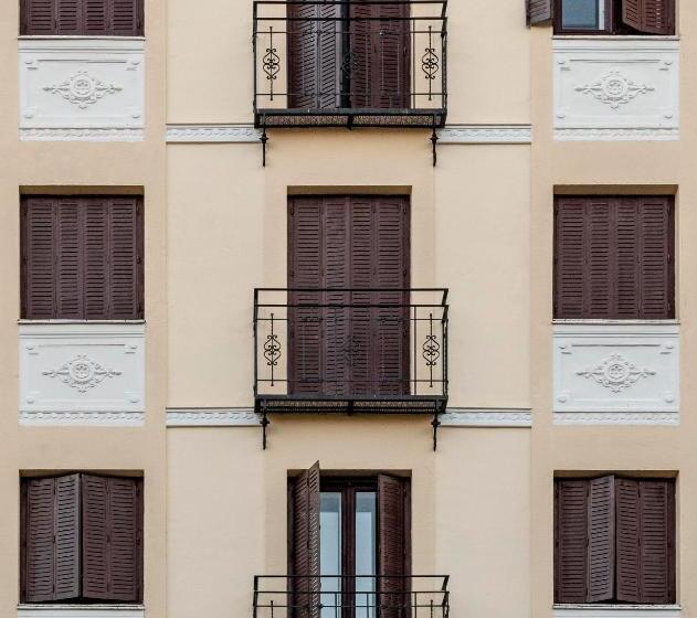 آپارتمان سوپریور 1 خوابه, Bob W Arte