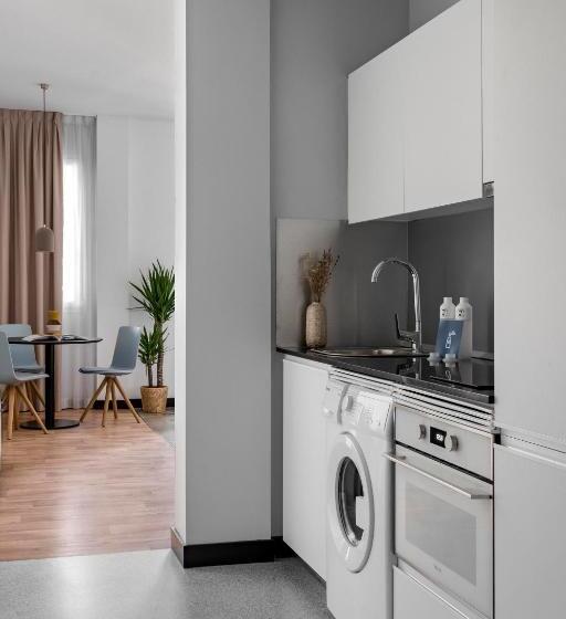 استودیوی استاندارد, Bob W Arte