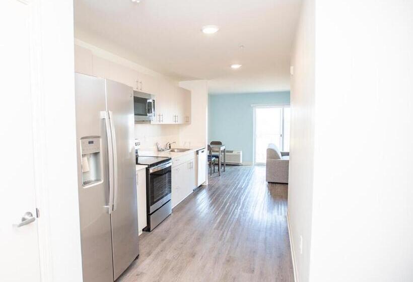 جناح إدارى, The Nest