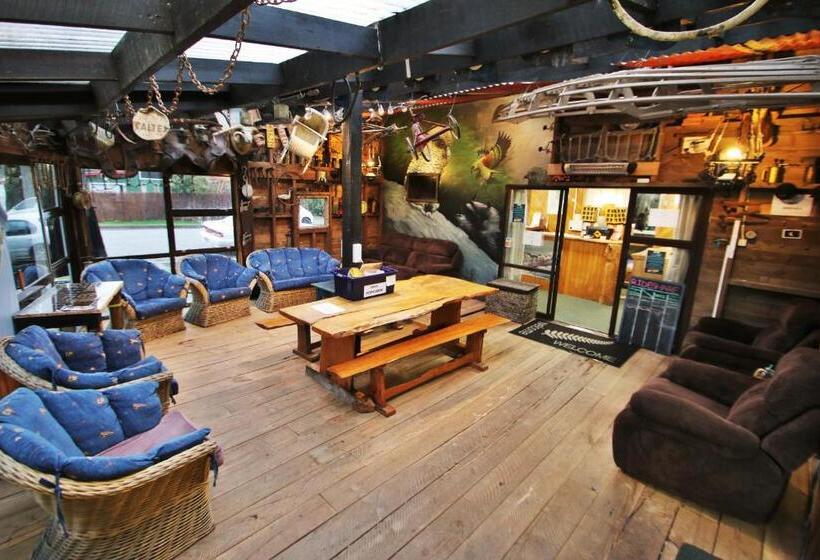 חדר סטנדרט חדר אמבטיה משותף, Chateau Backpackers & Motels