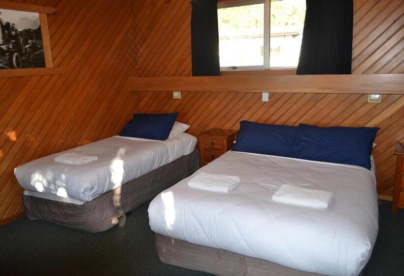 Номер Стандарт, Chateau Backpackers & Motels