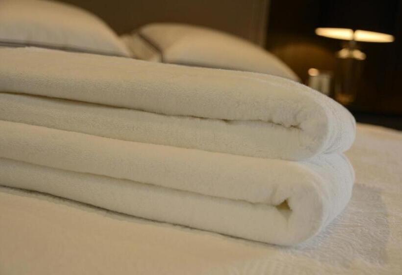 Люкс Мастер, Heal House