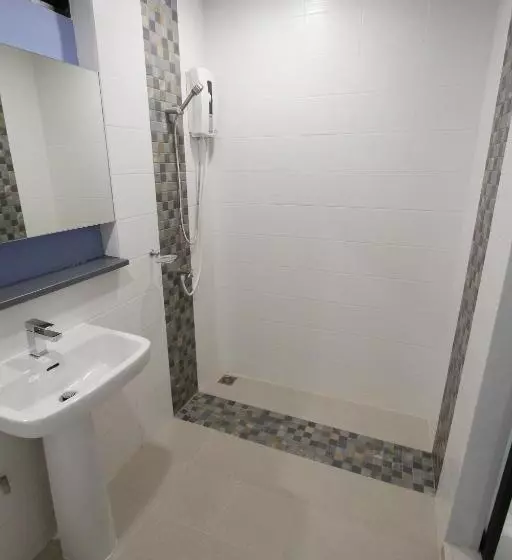 اتاق استاندارد با بالکن, Eazy Motel B.a.n.g.n.a