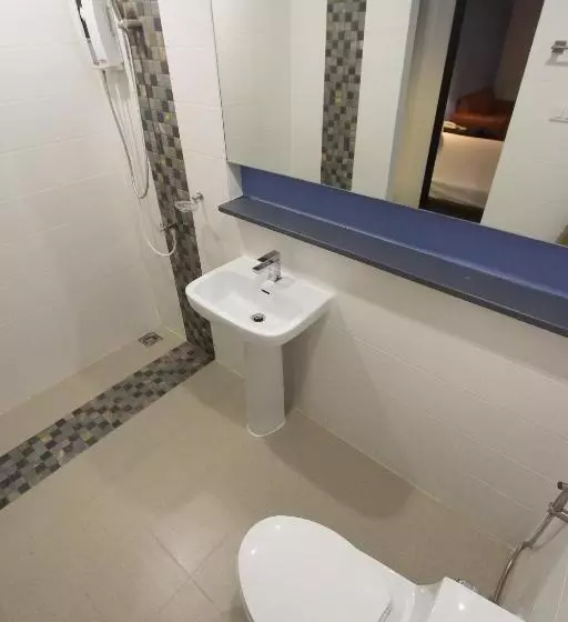 اتاق استاندارد با بالکن, Eazy Motel B.a.n.g.n.a