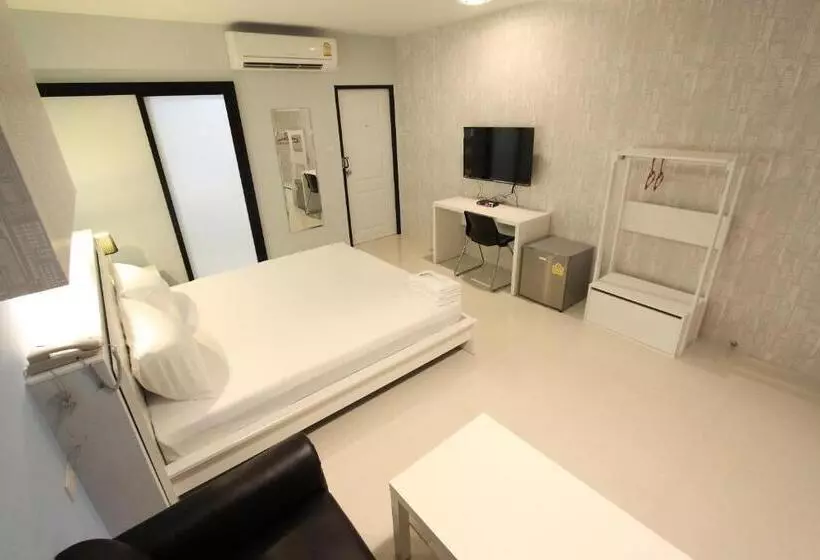 اتاق استاندارد با بالکن, Eazy Motel B.a.n.g.n.a