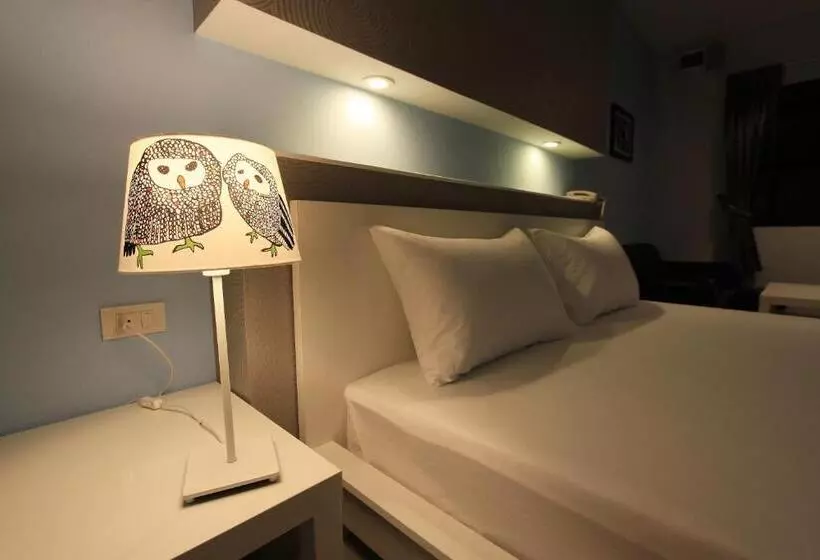 اتاق استاندارد با بالکن, Eazy Motel B.a.n.g.n.a