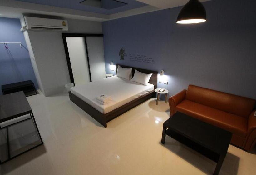 Номер Стандарт с Балконом, Eazy Motel B.a.n.g.n.a