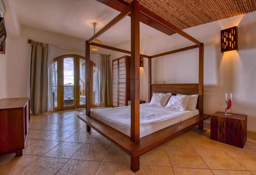 スタンダードルーム, Alcazar