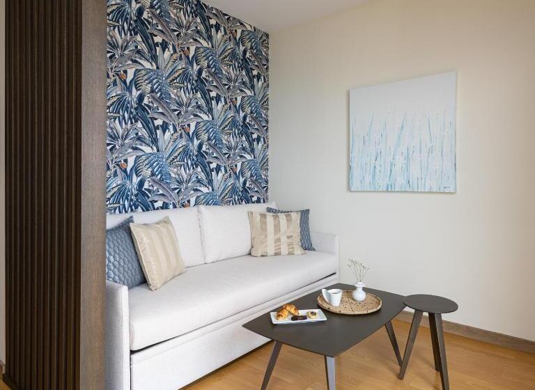 סוויטת ג'וניור צדדית נוף לים, Blue Bay Halkidiki