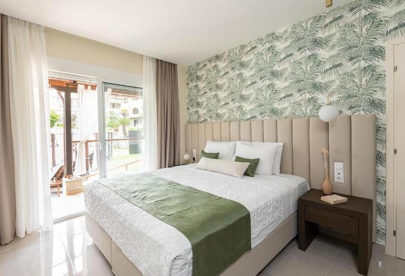 סוויטה, Blue Bay Halkidiki