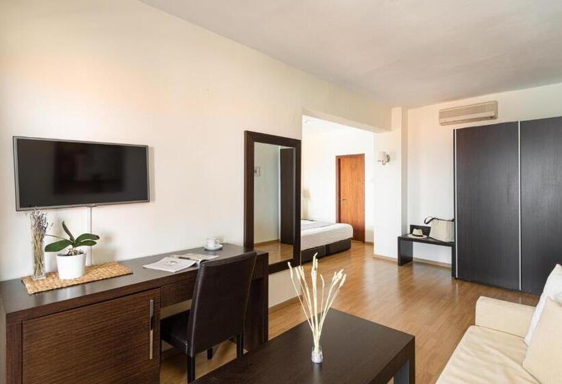 סוויטת ג'וניור נוף לים, Blue Bay Halkidiki