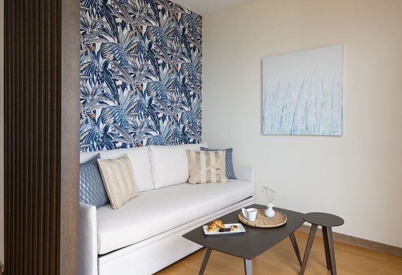 סוויטת ג'וניור צדדית נוף לים, Blue Bay Halkidiki