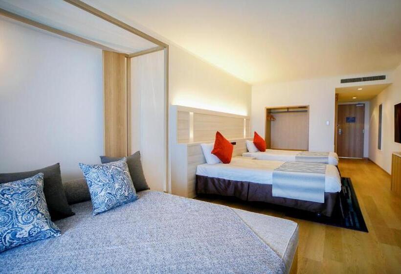 Номер Deluxe с Террасой, Breeze Bay Marina