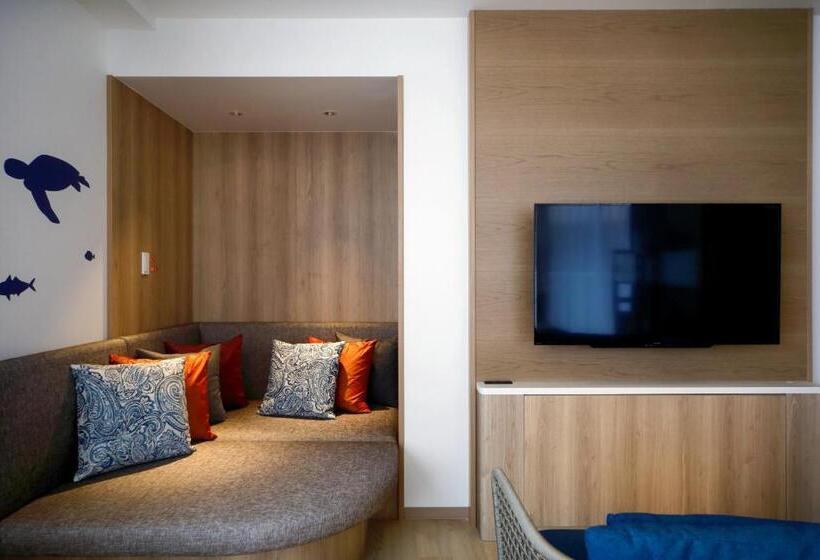 Семейный Номер с Койками, Breeze Bay Marina