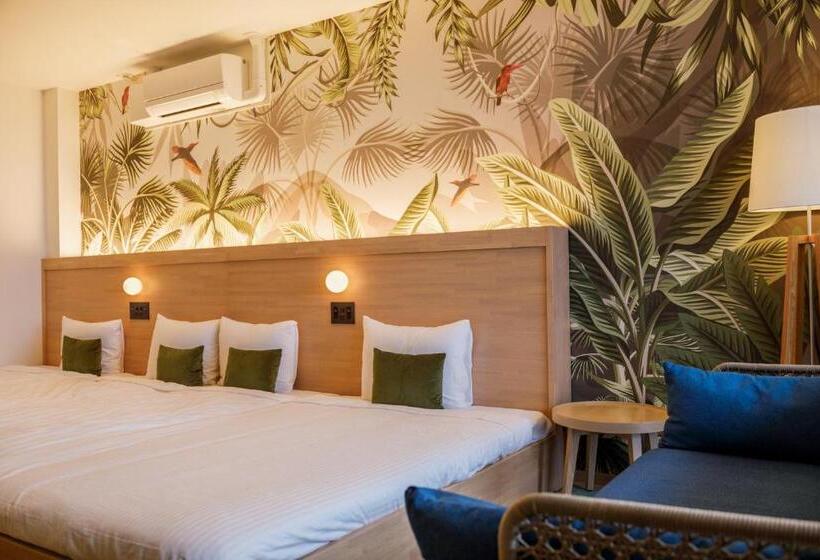 Номер Deluxe с Террасой, Breeze Bay Marina