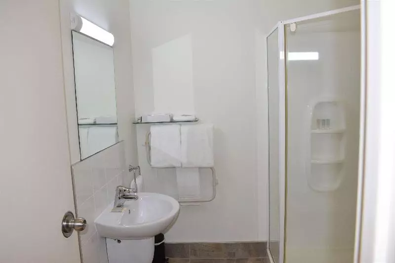 身障者適用キングサイズベッドルーム, Econo Lodge Broken Arrow Tulsa