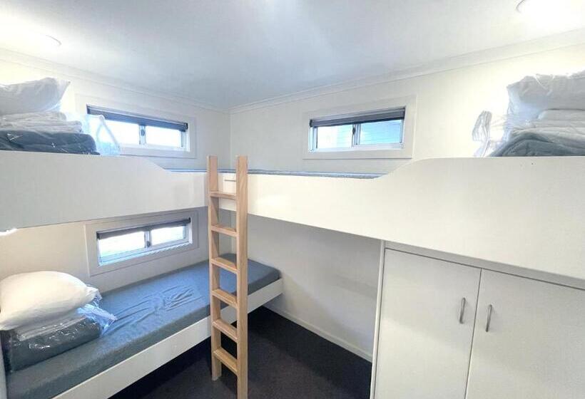 2 Sovrums Villa, Halifax Holiday Park