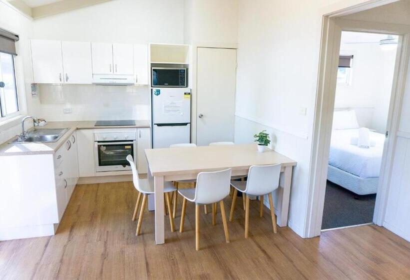 2 Sovrums Villa, Halifax Holiday Park