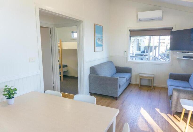 2 Sovrums Villa, Halifax Holiday Park