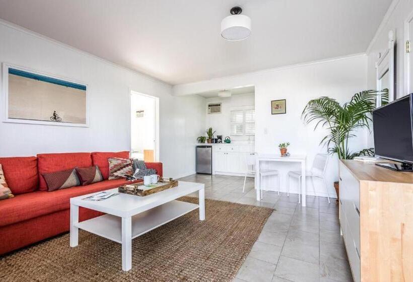 شقة غرفة واحدة, Haven Montauk