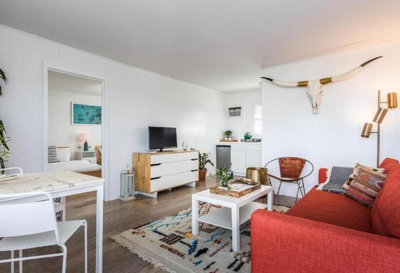 شقة غرفة واحدة, Haven Montauk