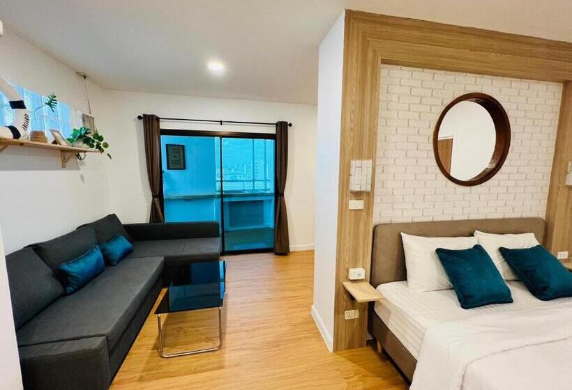 デラックススイート, Lee's Mark Residence