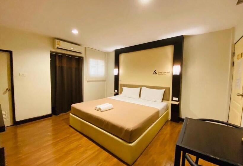 经济房, Lee's Mark Residence